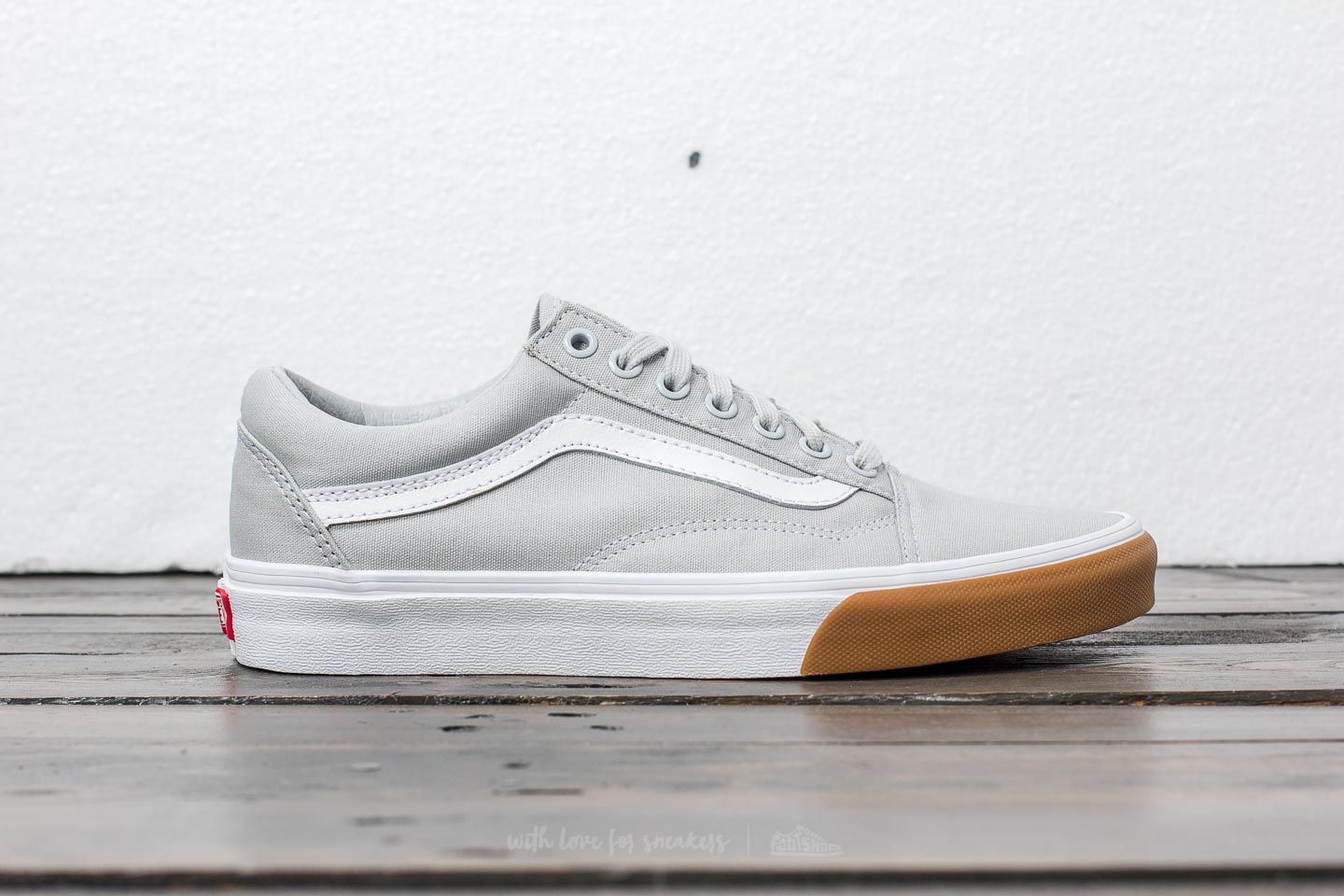 Men s shoes Vans Old Skool Gum Bumper Glacier Grey True White Footshop