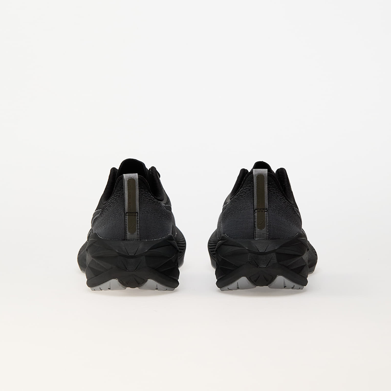 Zapatillas Hombre Asics Novablast 4 Black/ Graphite Grey