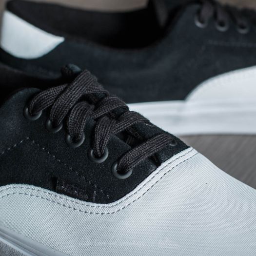 Vans era black clearance white on feet