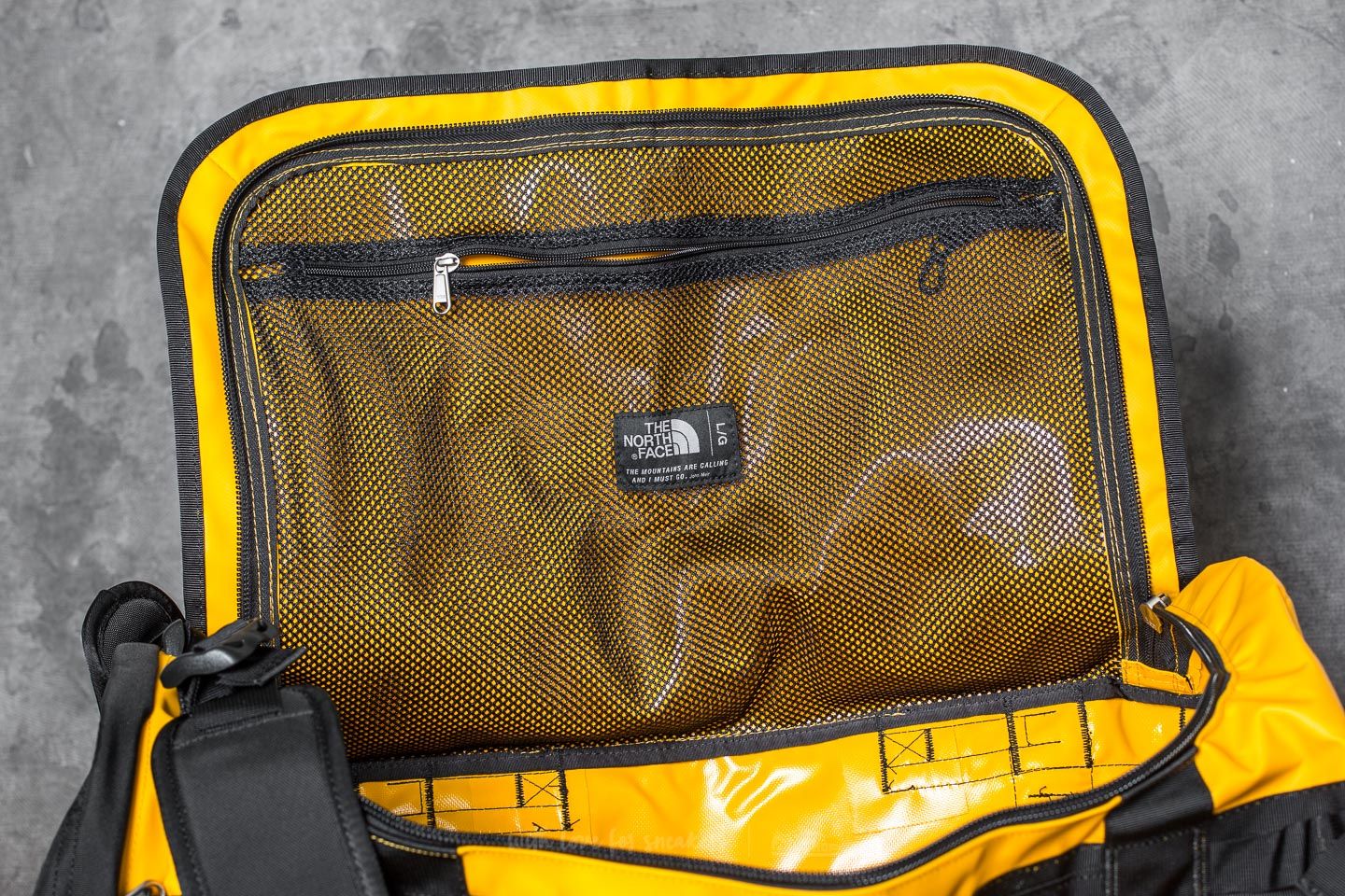 Crossbody bags The North Face Base Camp Large Duffel Summit Gold Tnf Black Footshop