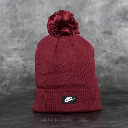 Maroon store nike beanie