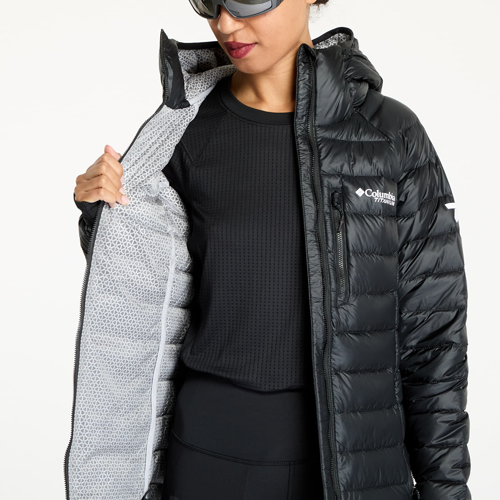 Pufferjoped Columbia Arctic Crest™ Down Hooded Jacket Black