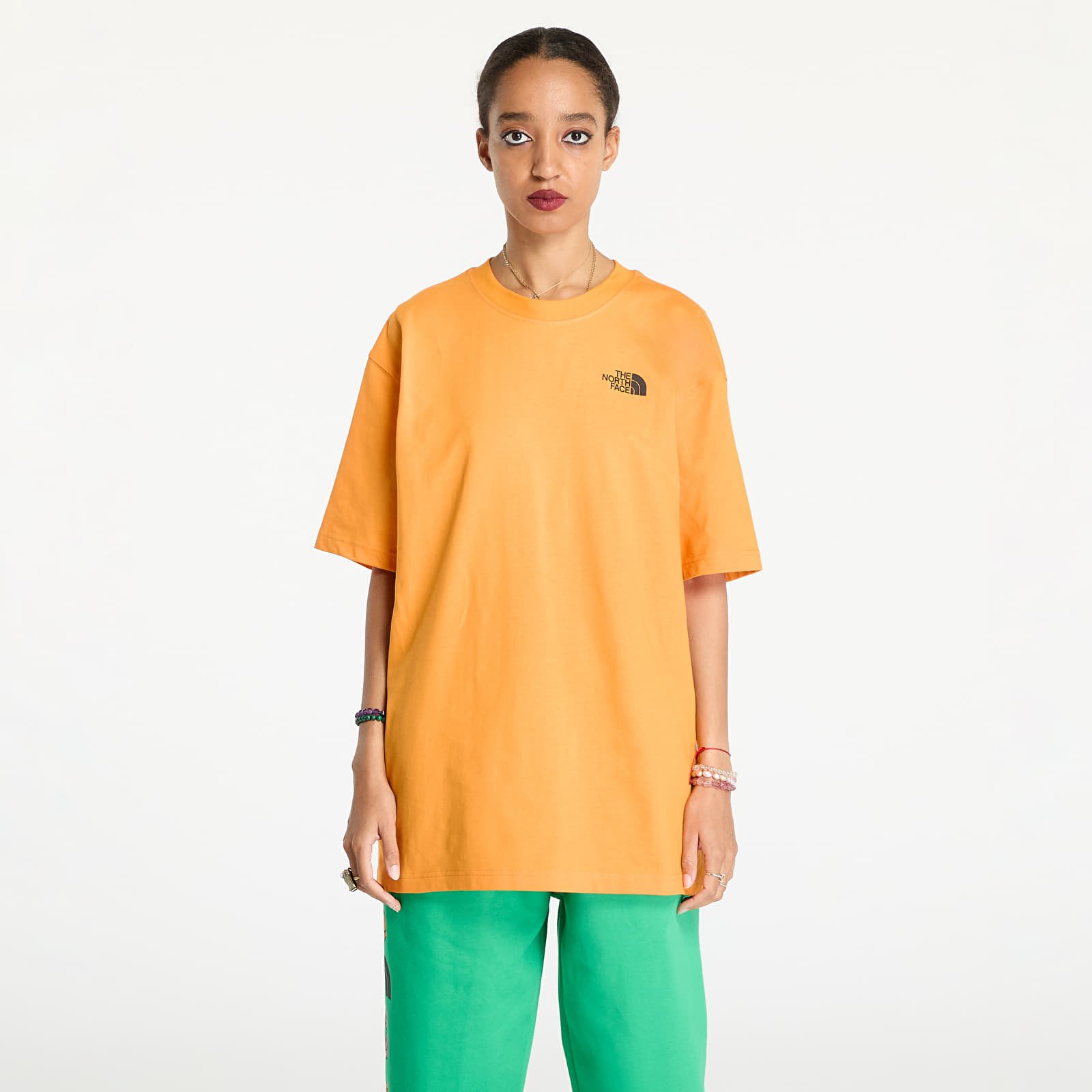 T-shirts The North Face x Yinka Ilori Box Graphic Tee UNISEX Apricot Glaze