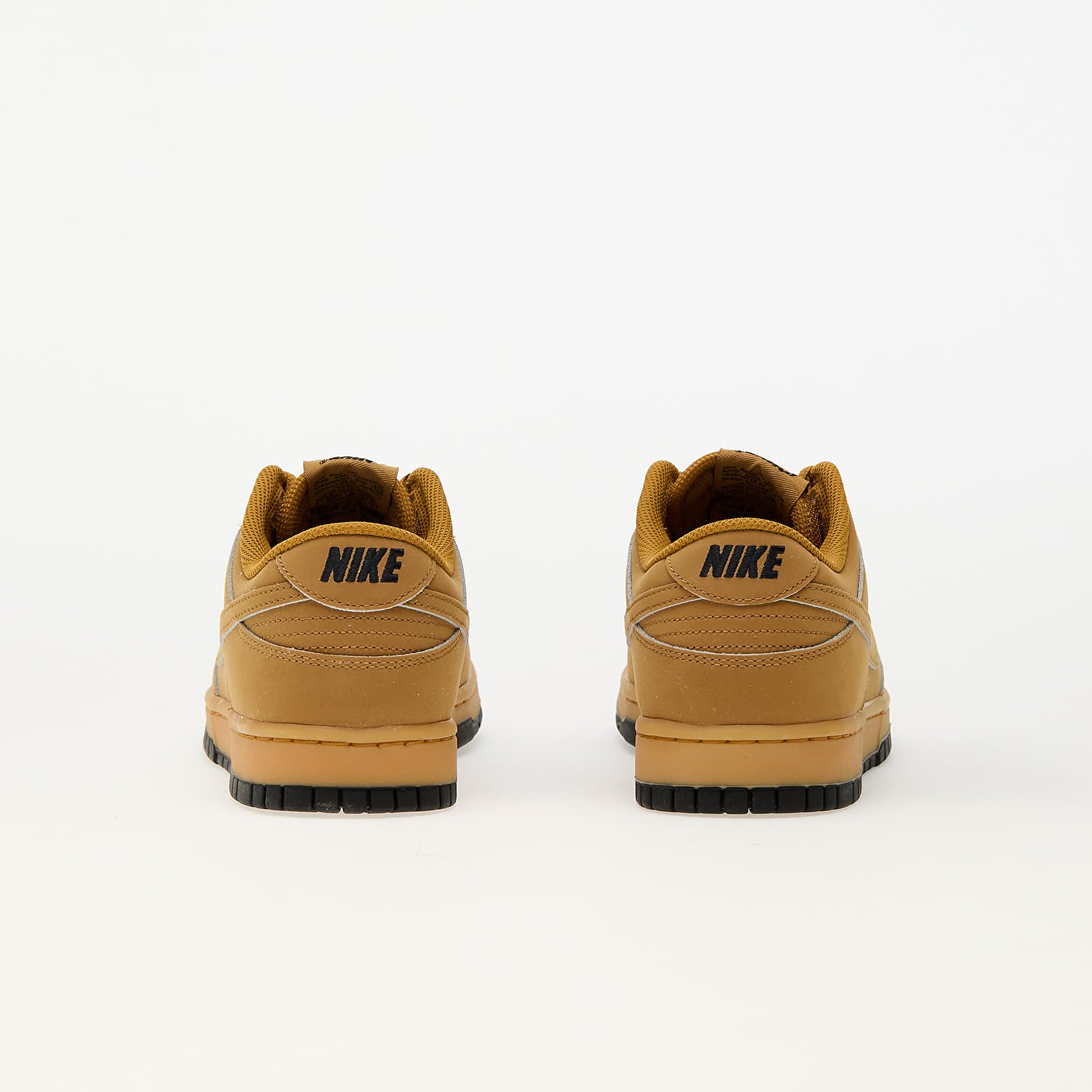 Férfi cipők Nike Dunk Low Retro Se Wheat/ Wheat-Gum Yellow-Black