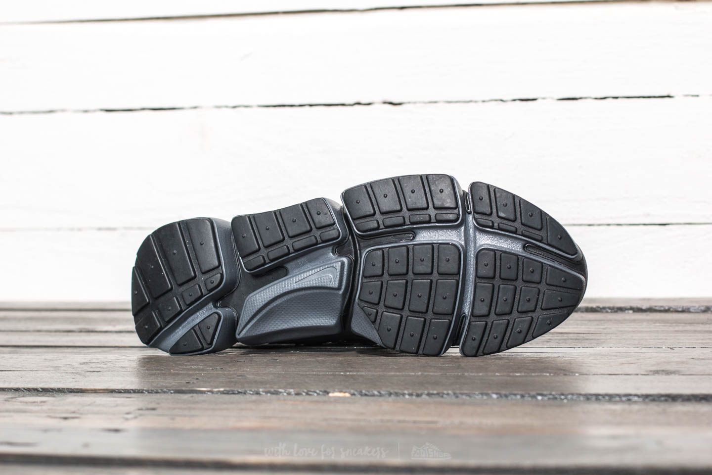 Férfi cipők Nike Pocketknife DM Black/ Dark Grey-Black