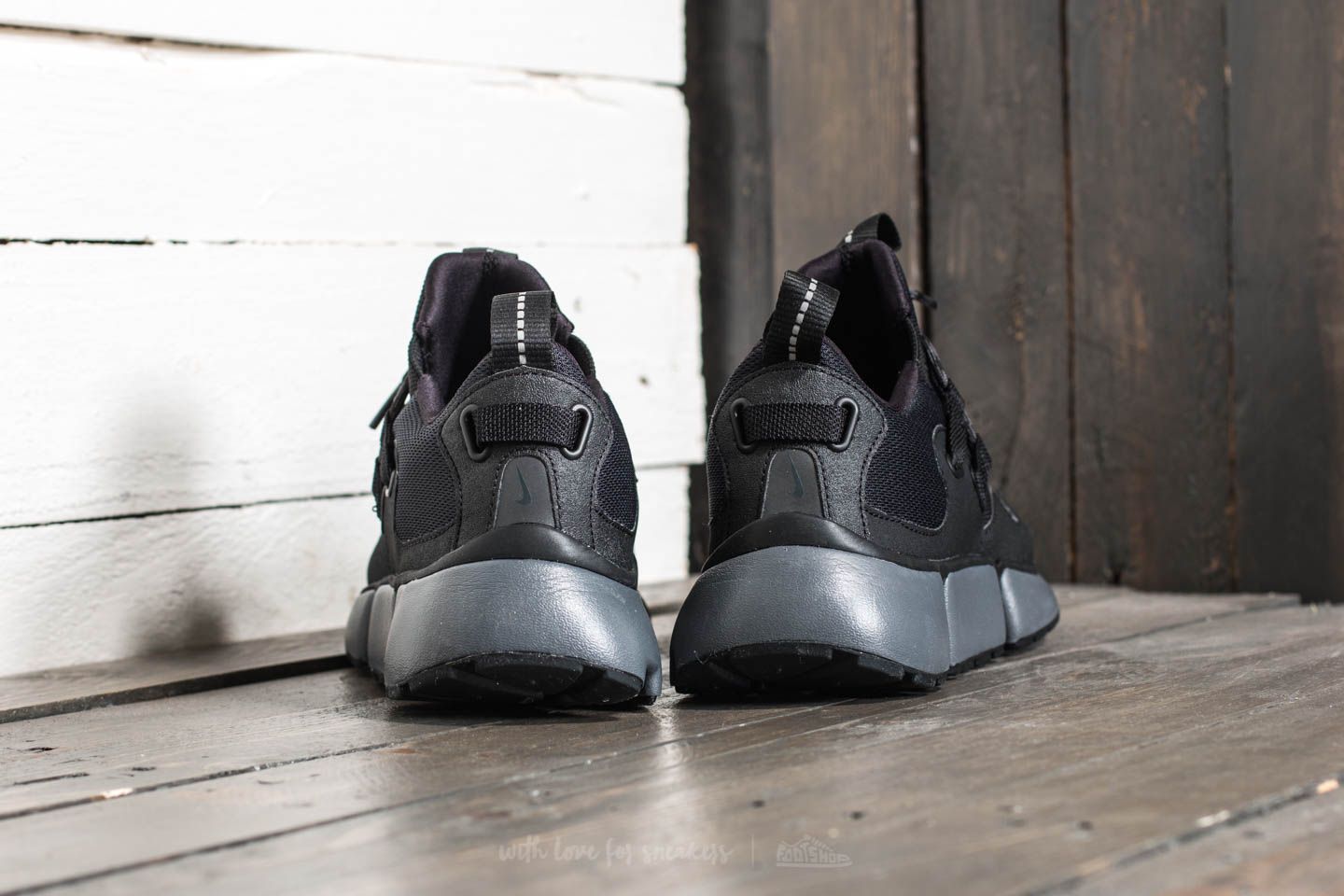 Férfi cipők Nike Pocketknife DM Black/ Dark Grey-Black