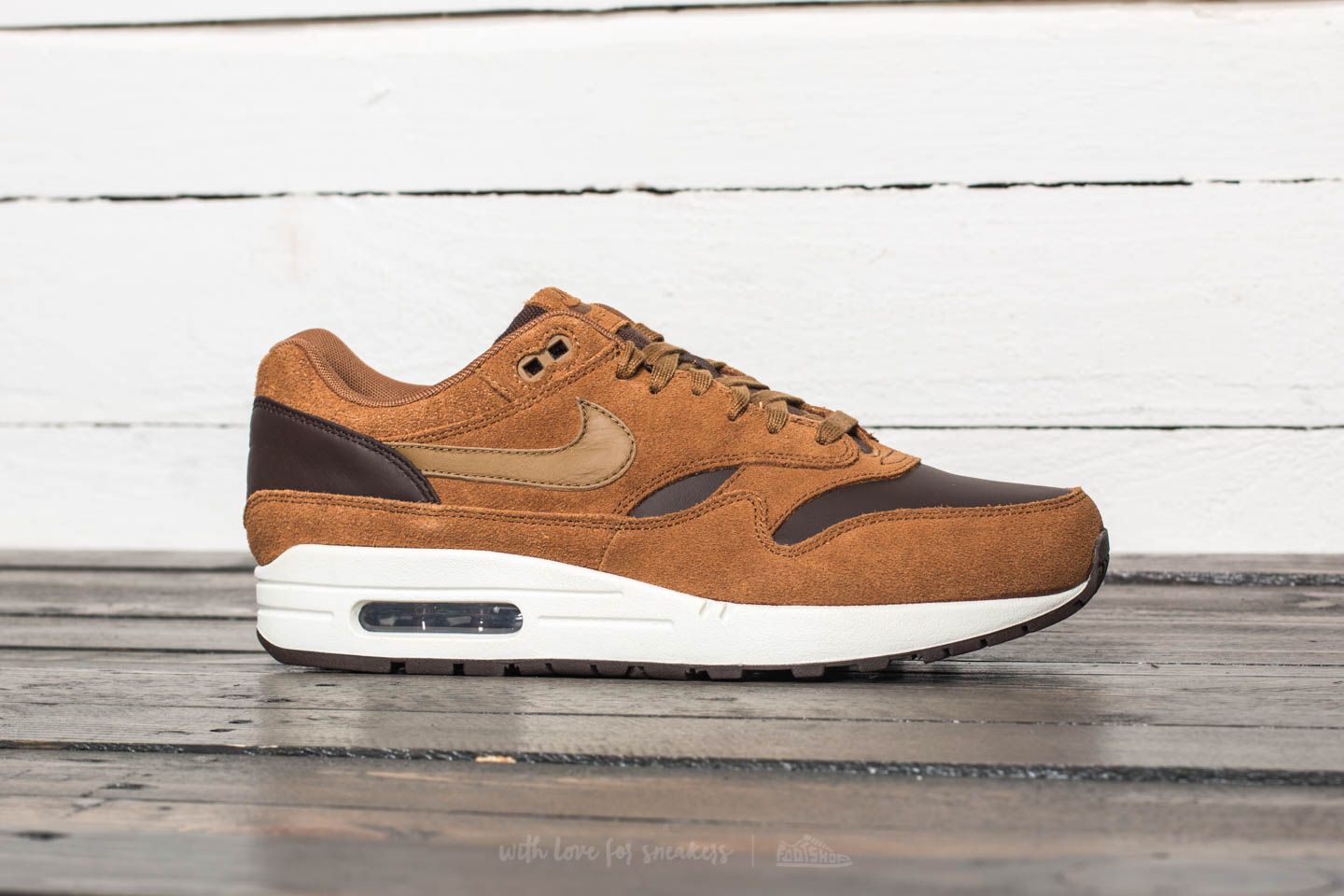 Nike air max 1 premium ltr shoes – on sale ale brown/ale brown/sail/golden beige
