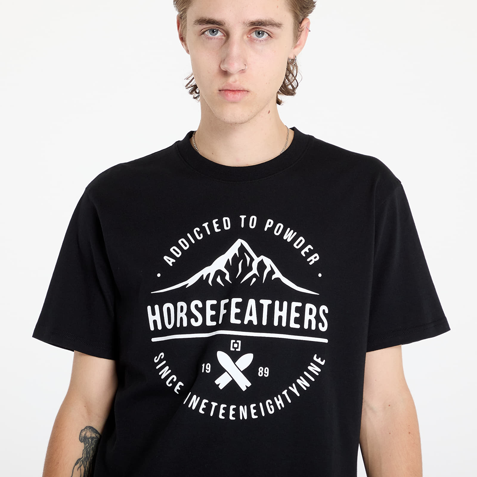 Vyriški marškinėliai Horsefeathers Atp Emblem T-Shirt Black