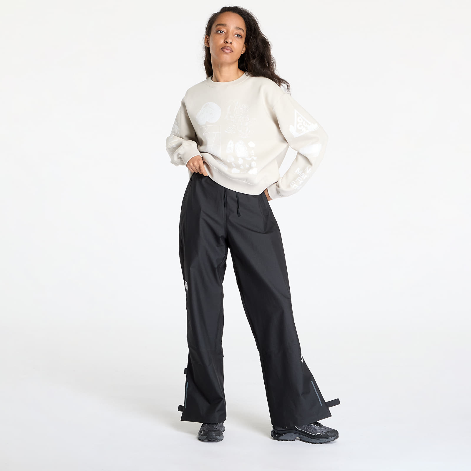 Hoodies and sweatshirts  Nike ACG "Tuff Fleece" Women's Therma-FIT Repel Crew-Neck Sweatshirt Lt Orewood Brn/ Summit White