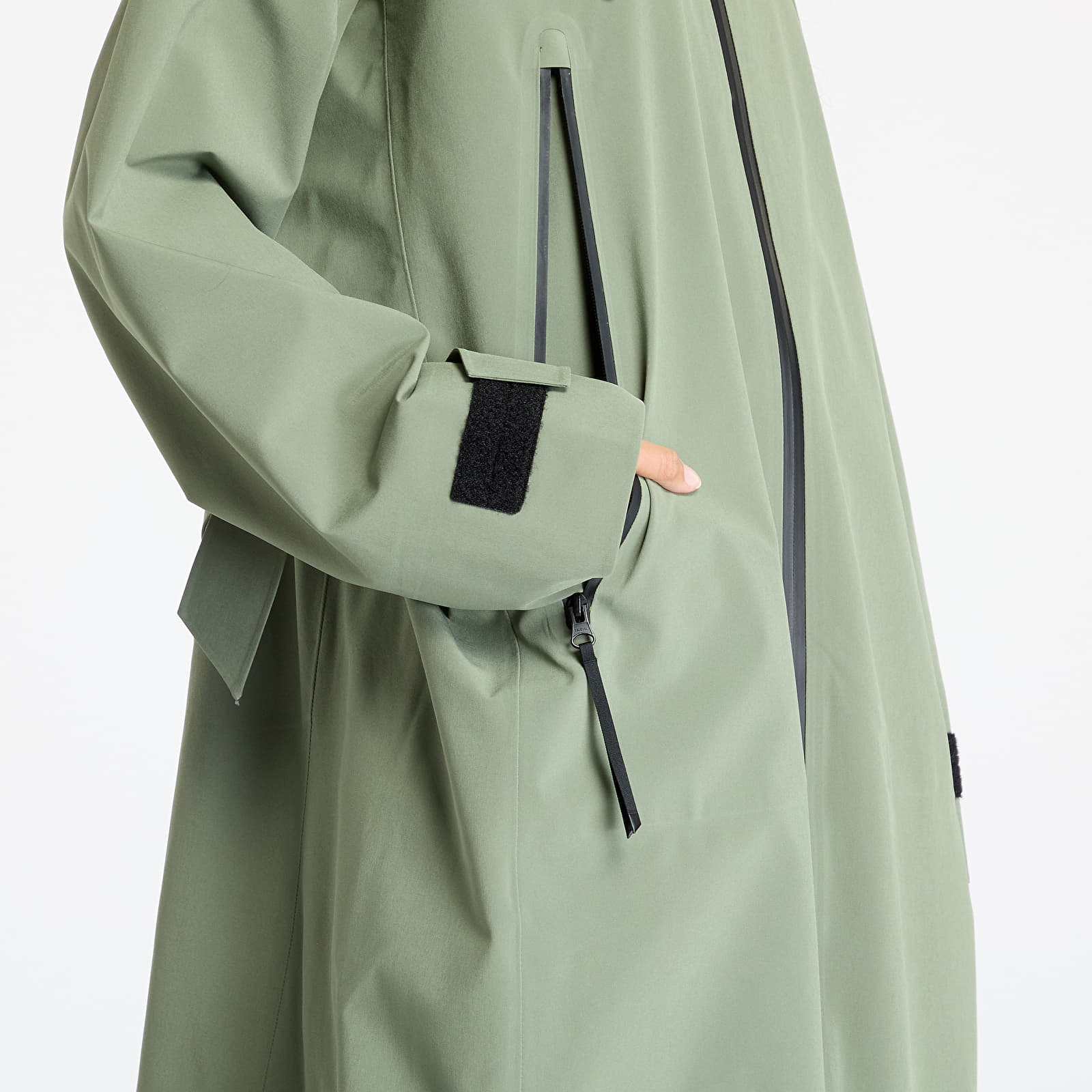 Dámské bundy LACOSTE Parkas & Blousons Khaki