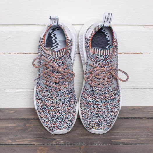 Color static nmd top
