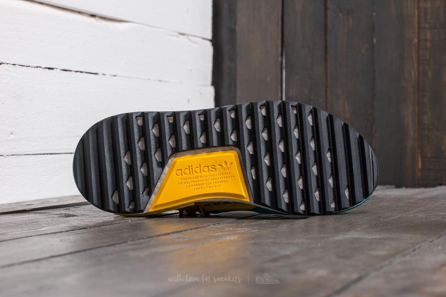 Herren Sneaker und Schuhe adidas x Pharrell Williams NMD "Hu Trail" Sun Glow/ Core Black/ EQT Yellow