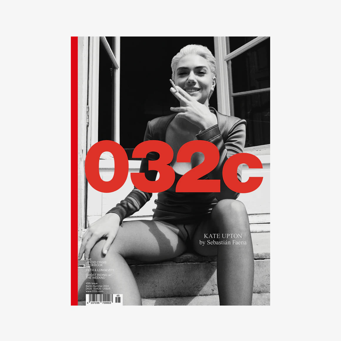 Andet tilbehør 032C 45th Issue “The Opioid Crisis Lookbook” Berlin Summer 2024