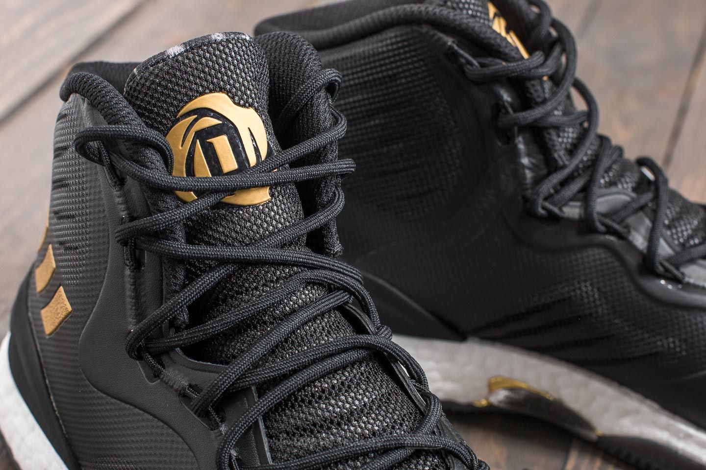 D rose 8 black and gold hotsell