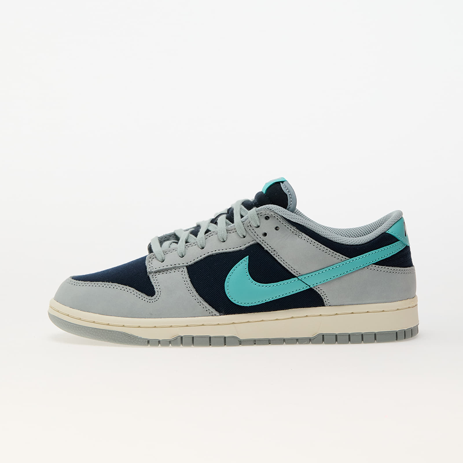 Männer Nike Dunk Low Retro Premium Light Pumice/ Green Frost-Dark Obsidian