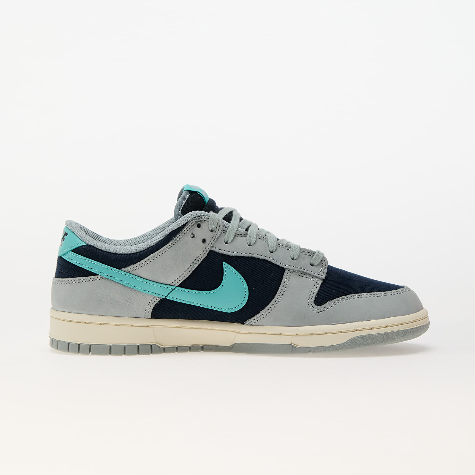 Männer Nike Dunk Low Retro Premium Light Pumice/ Green Frost-Dark Obsidian