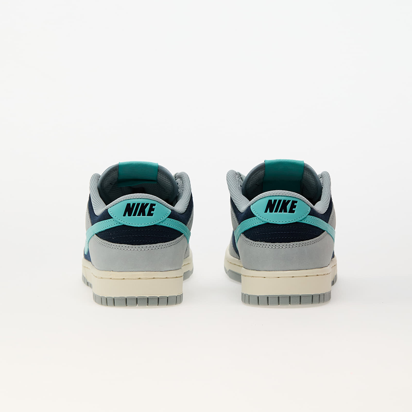 Männer Nike Dunk Low Retro Premium Light Pumice/ Green Frost-Dark Obsidian