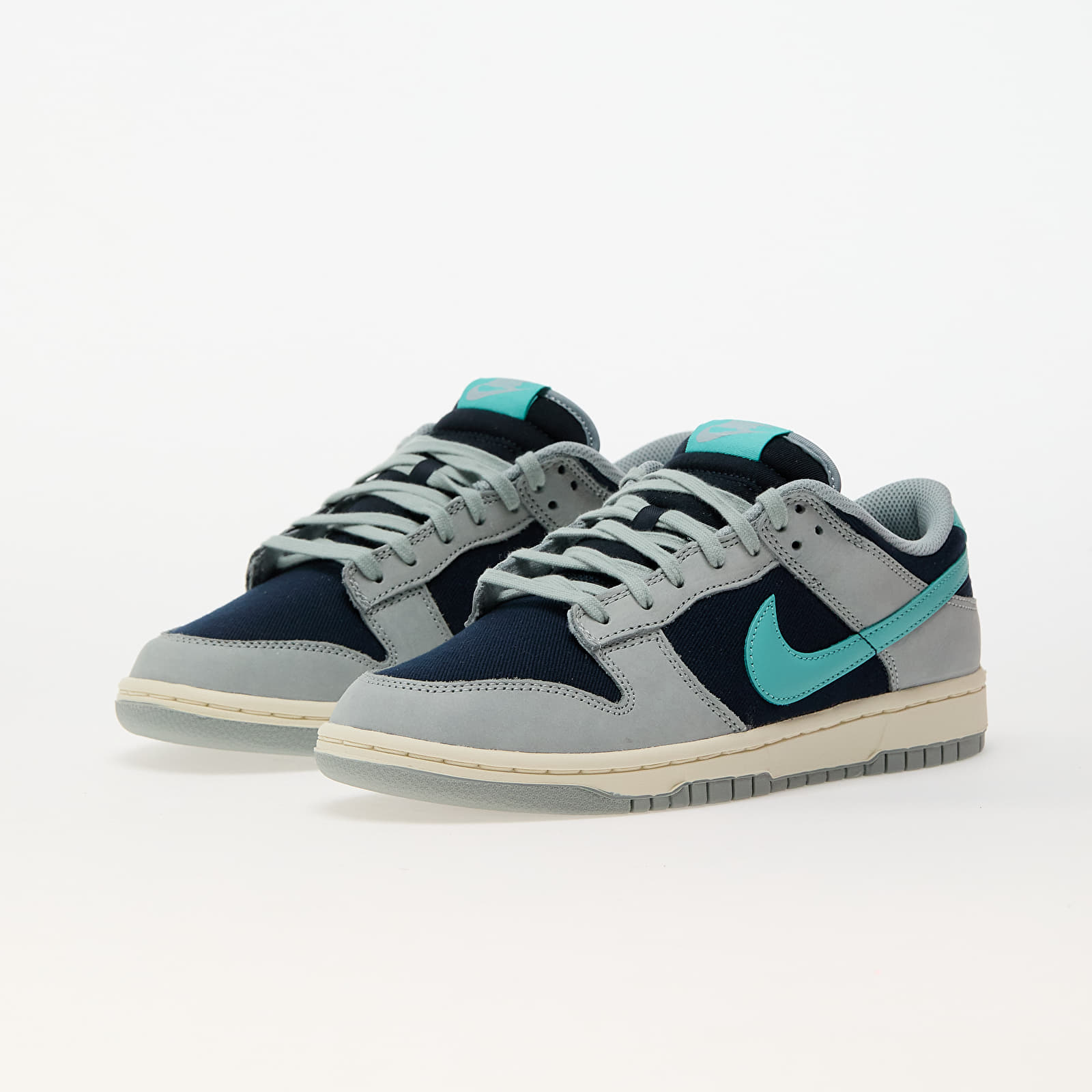 Männer Nike Dunk Low Retro Premium Light Pumice/ Green Frost-Dark Obsidian