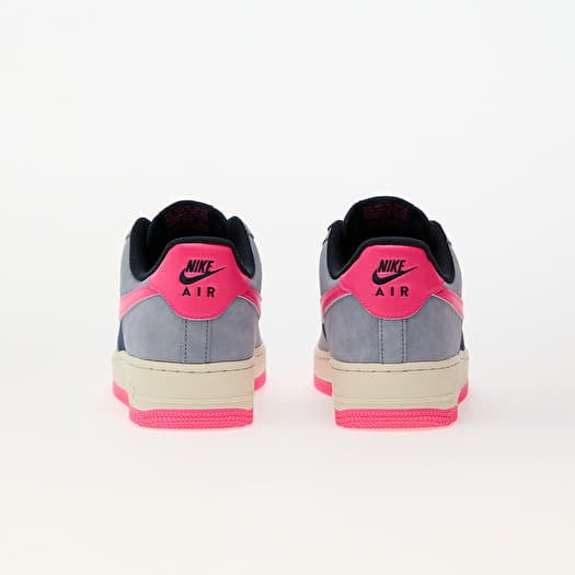 Dark pink nike deals