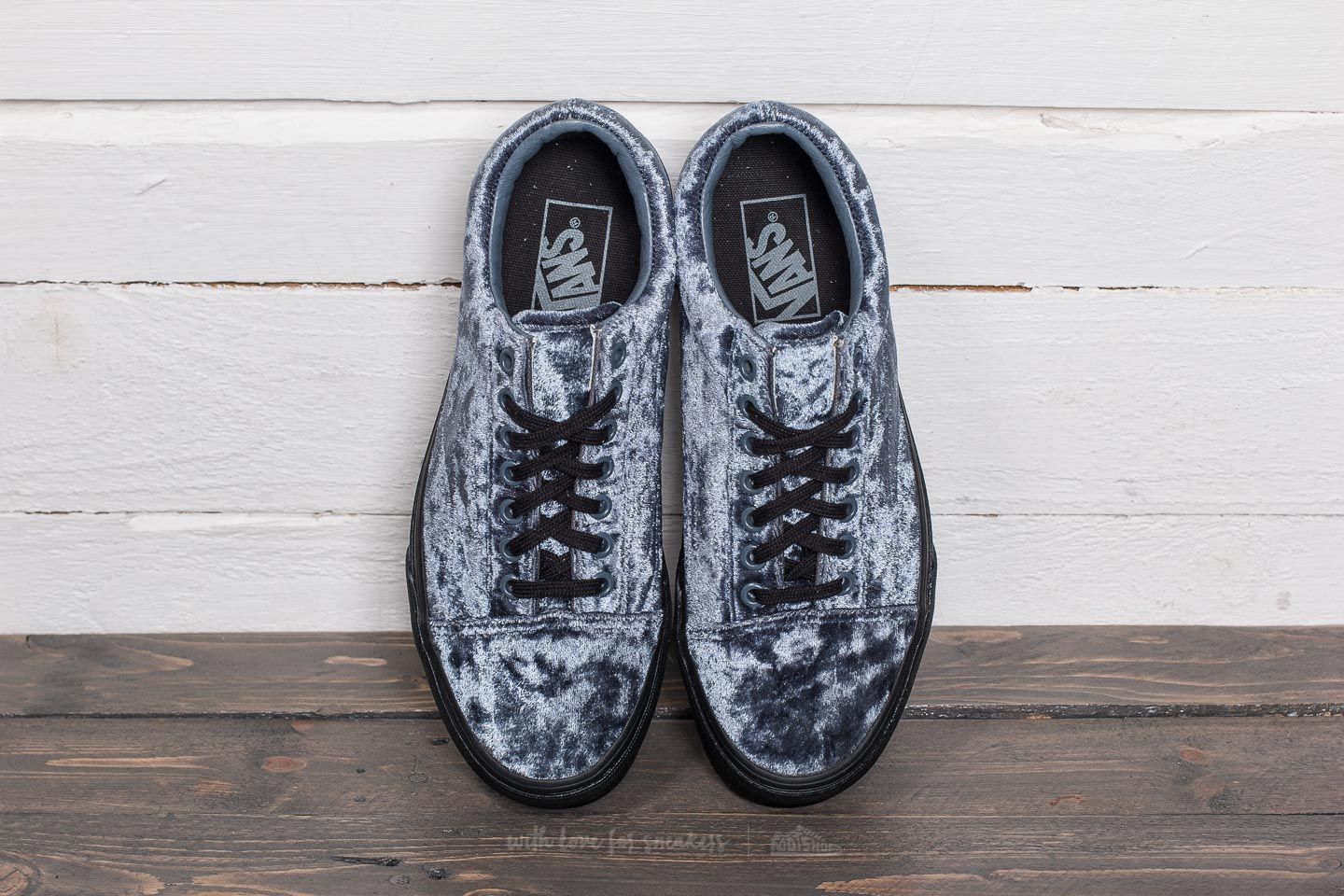 Women s shoes Vans Old Skool Velvet Gray Black Footshop