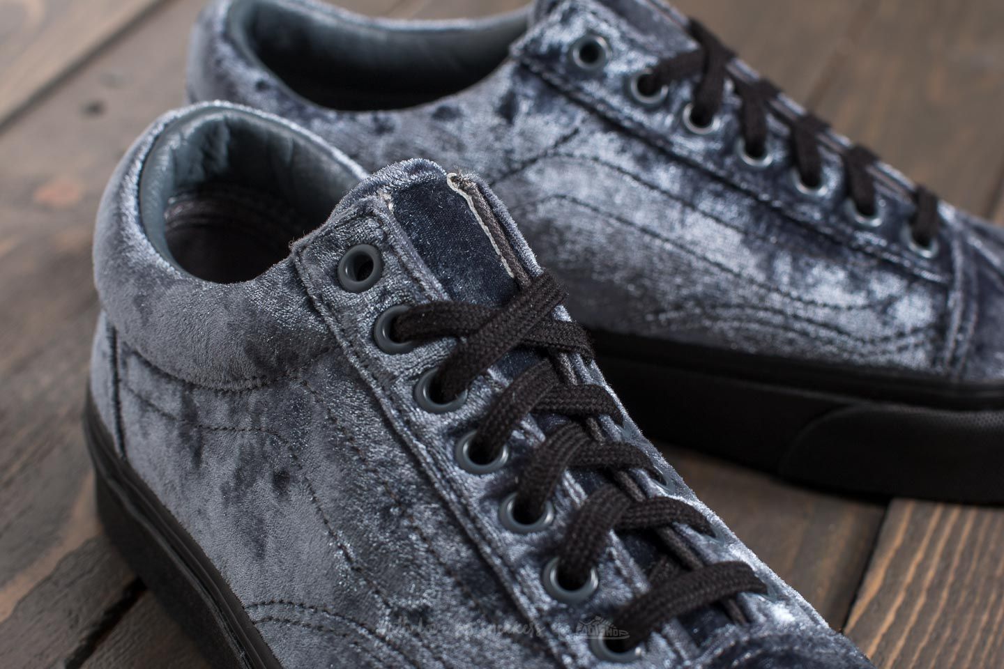 Vans old deals skool black velvet