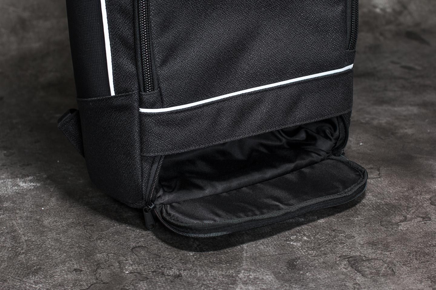 Backpacks pinqponq x Sneaker Freaker Cubik Medium Backpack Taksedo Footshop