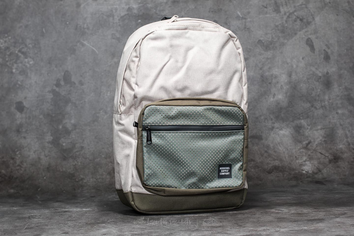 Pop quiz light top backpack