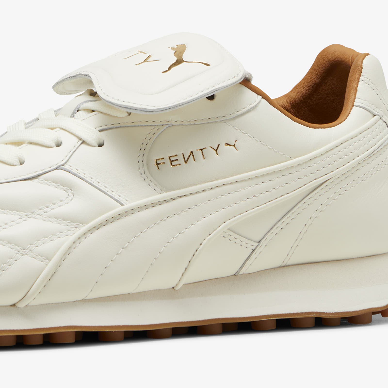 Дамски кецове и обувки Puma x Fenty Avanti VL Warm White