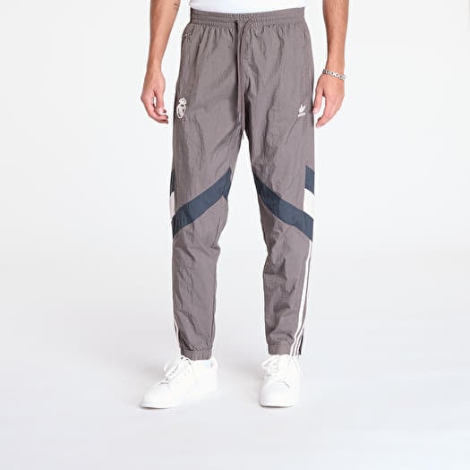 Hosen fur Manner adidas Real Madrid Originals Track Pants Charcoal Dark Grey Footshop