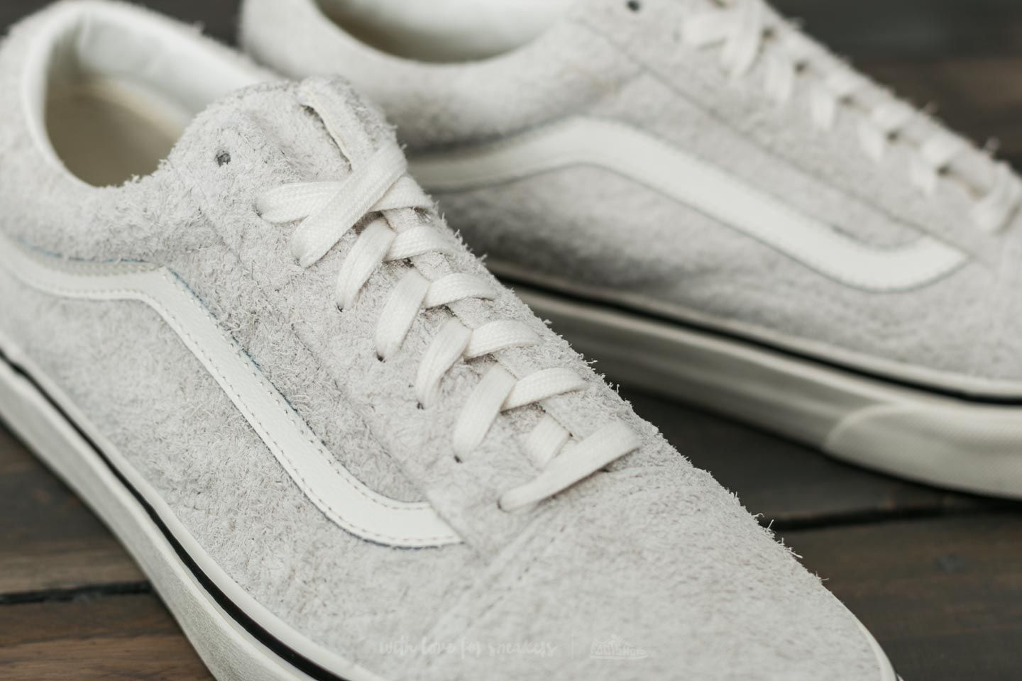 Fuzzy suede vans outlet