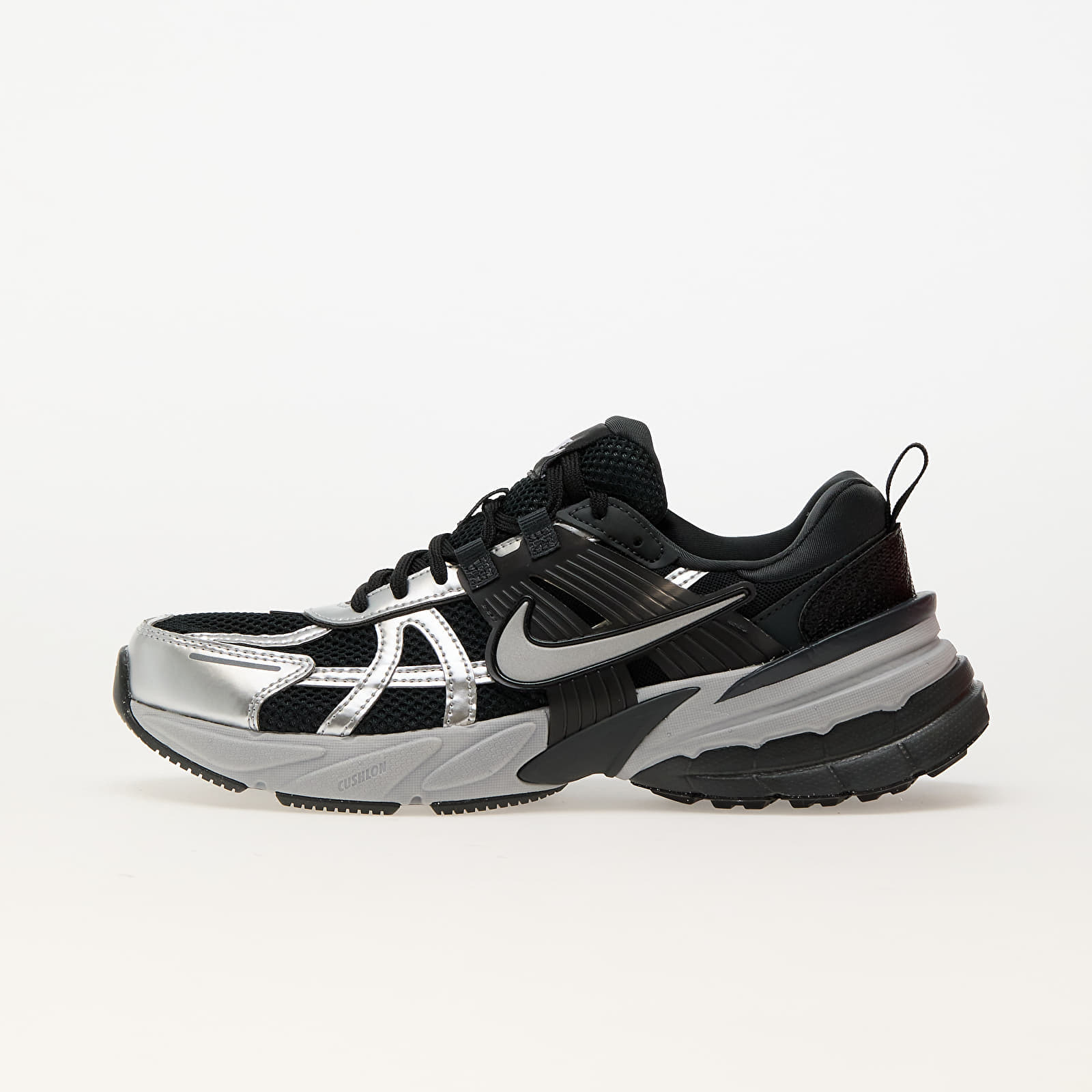 Levně Tenisky Nike W V2K Run Black/ Metallic Silver-Anthracite