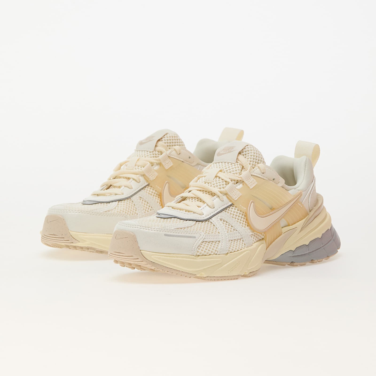 Frauen Nike W V2K Run Pale Ivory/ Pale Ivory-Coconut Milk