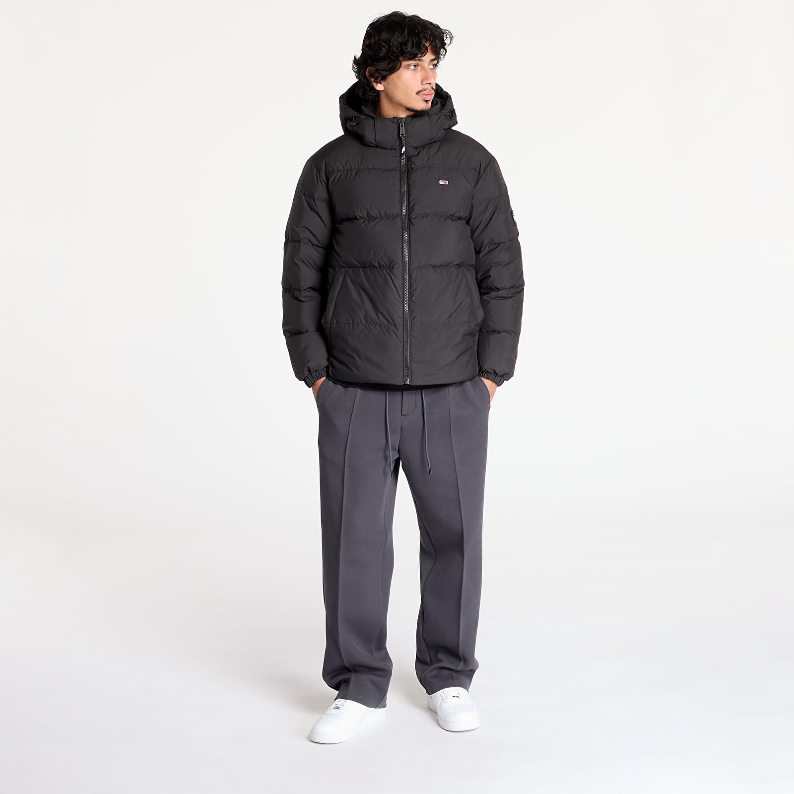Jackets Tommy Jeans Essential Down Jacket Black | Footshop
