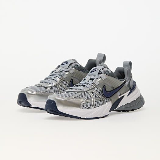 NIKE　V2K　RUN Nike Sportswear V2K RUN - Sneakersy niskie/biały - Zalando.pl