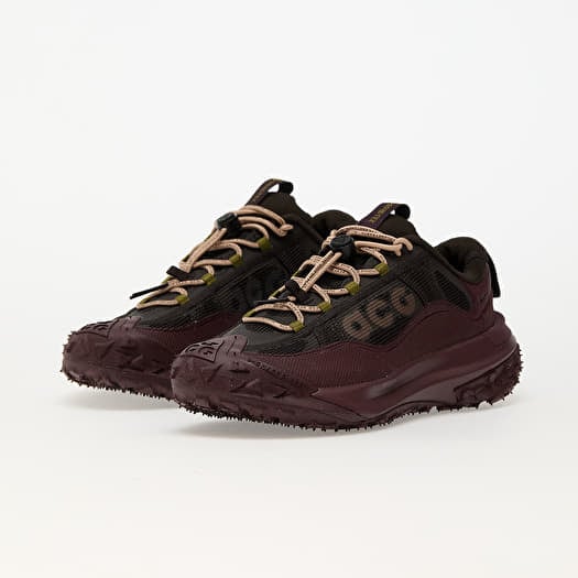 Nike acg hiking shoes hotsell