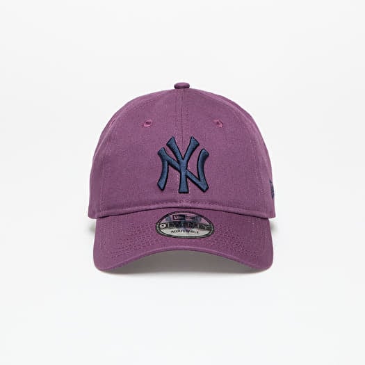 New Era New York Yankees MLB League Essential 9TWENTY Cap Damson/ Navy