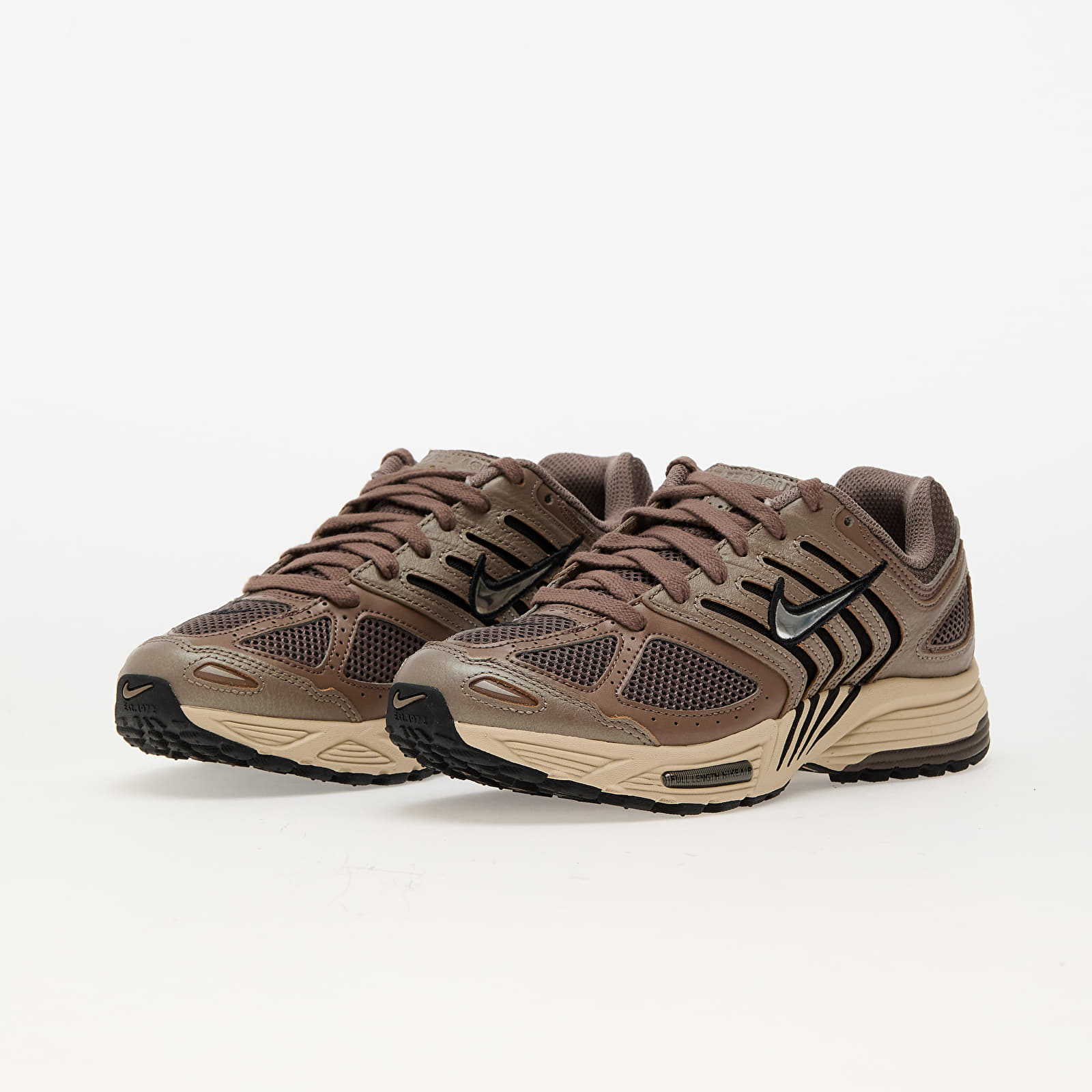 Дамски кецове и обувки Nike W Air Pegasus 2005 C.O.R Mink Brown/ Chrome-Ironstone-Sanddrift