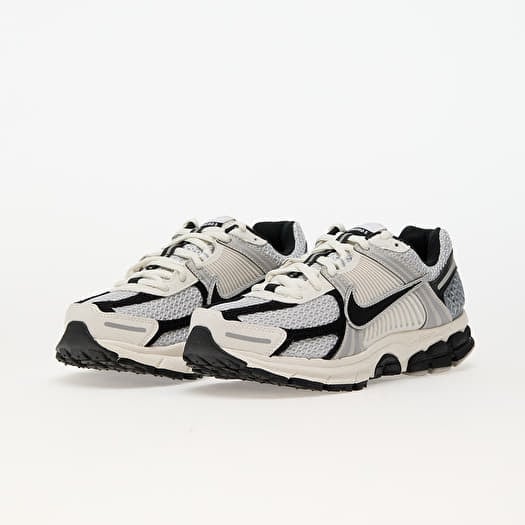 Încălțăminte și sneakerși pentru femei Nike W Zoom Vomero 5