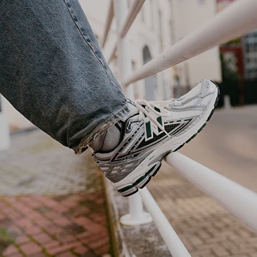 New balance 686 shoes hot sale