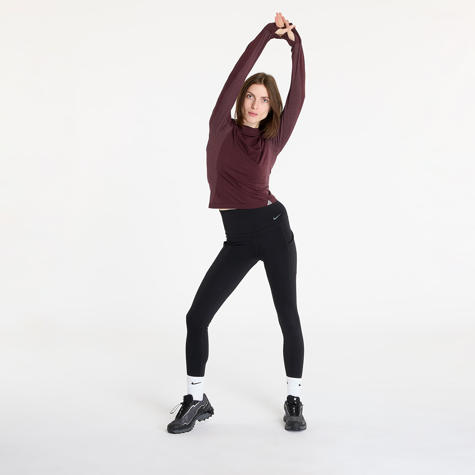 Pólók Nike ACG "Delta River" Women's Dri-FIT ADV Base Layer Long-Sleeve Top Burgundy Crush/ Beyond Pink