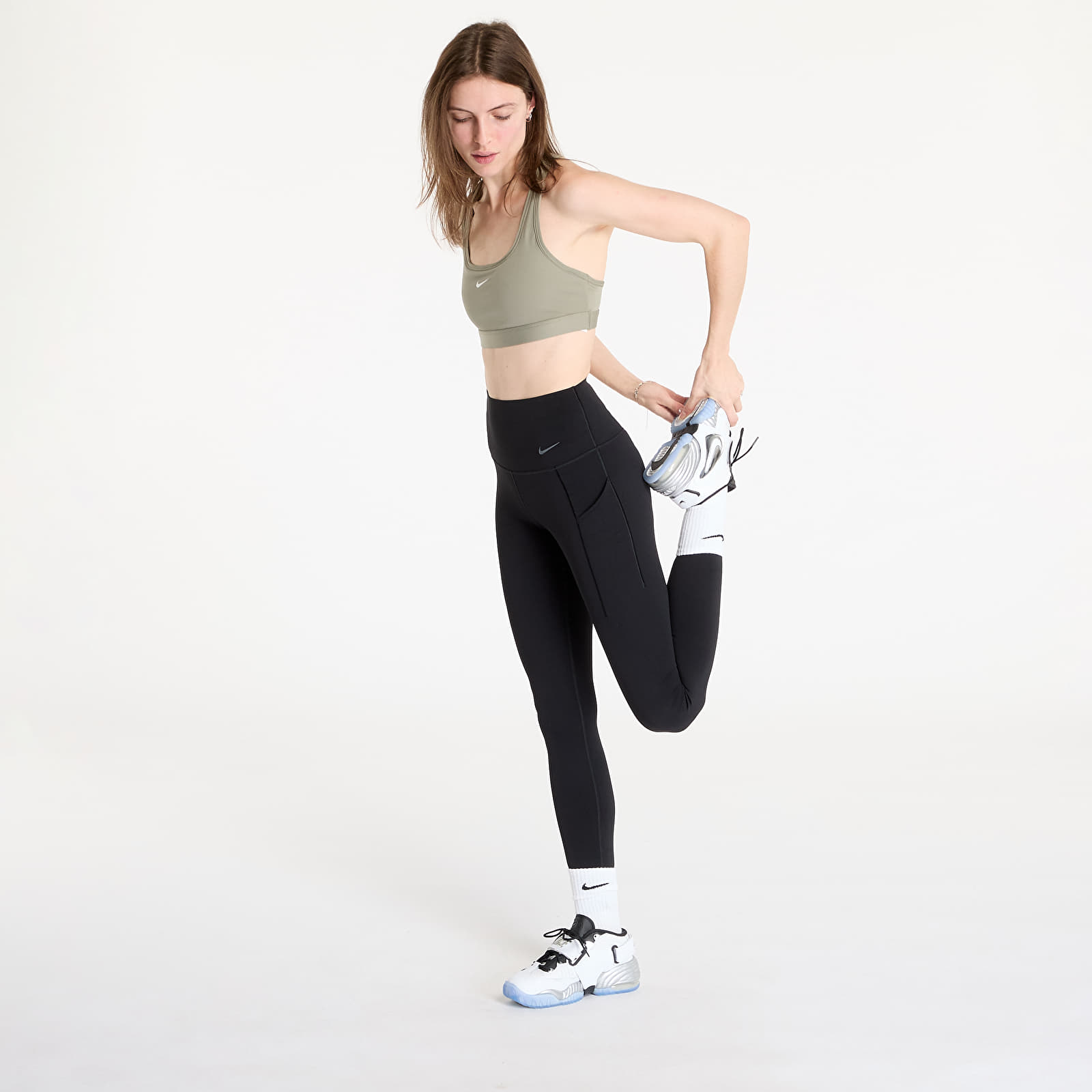 Melltartók Nike Swoosh Light Support Women's Non-Padded Sports Bra Light Army/ White