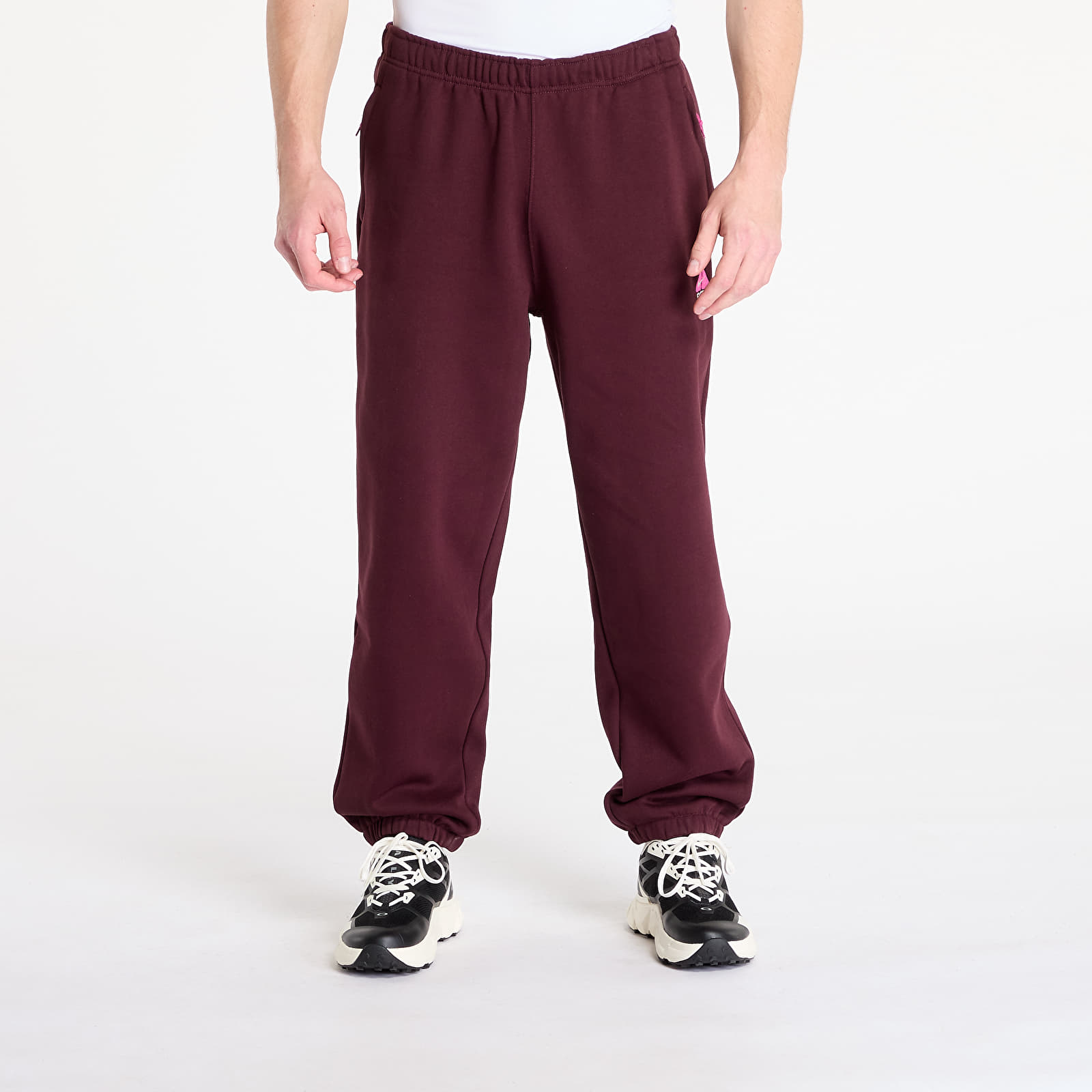 Tepláky Nike ACG Therma-FIT Repel Tuff Fleece Lungs Pants Burgundy Crush/ Laser Fuchsia