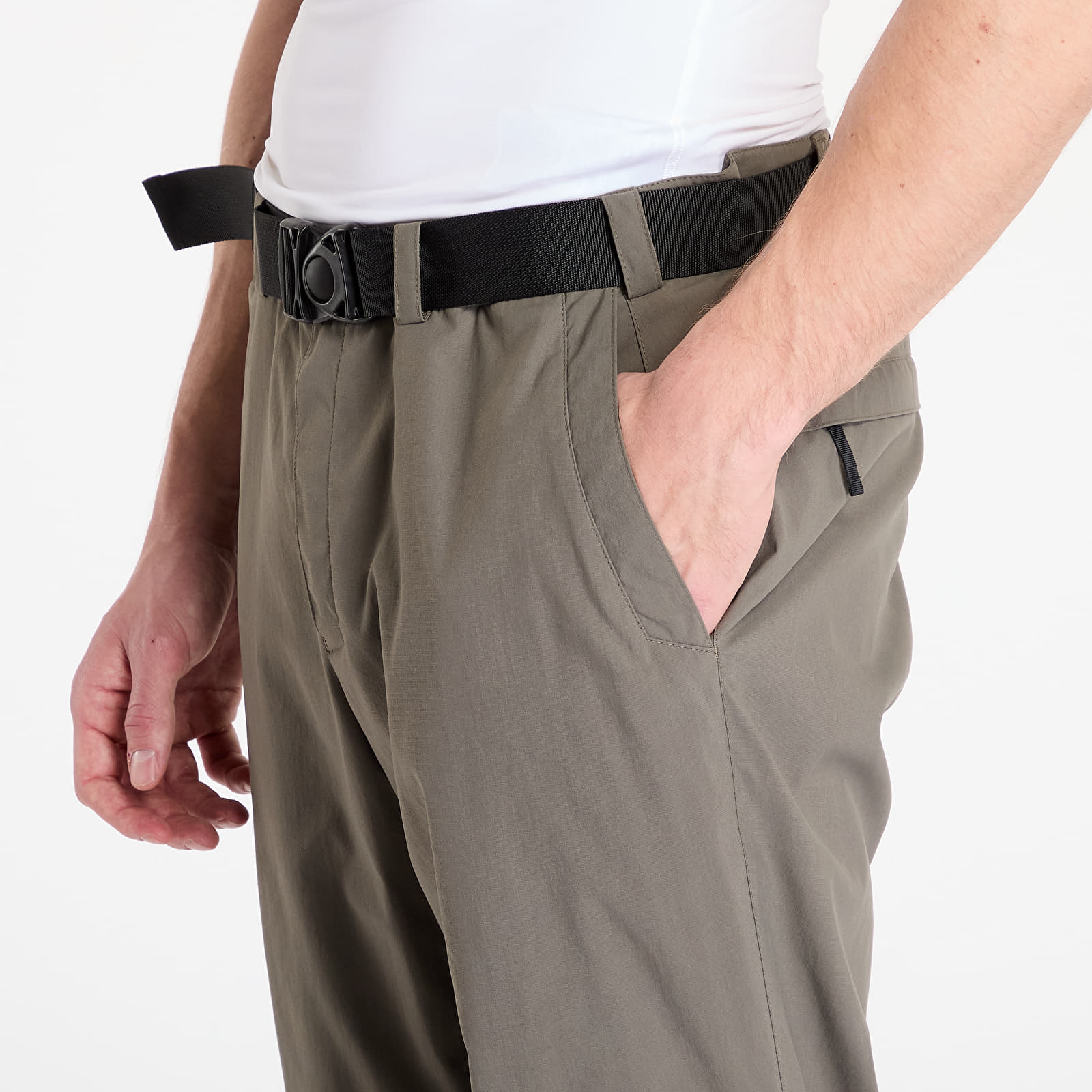 Broeken en spijkerbroeken Tilak Monk Alpha Pants Khaki