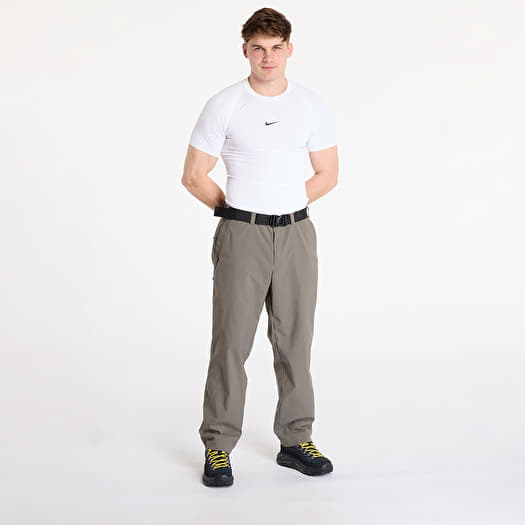 Дънки и панталони Tilak Monk Alpha Pants Khaki