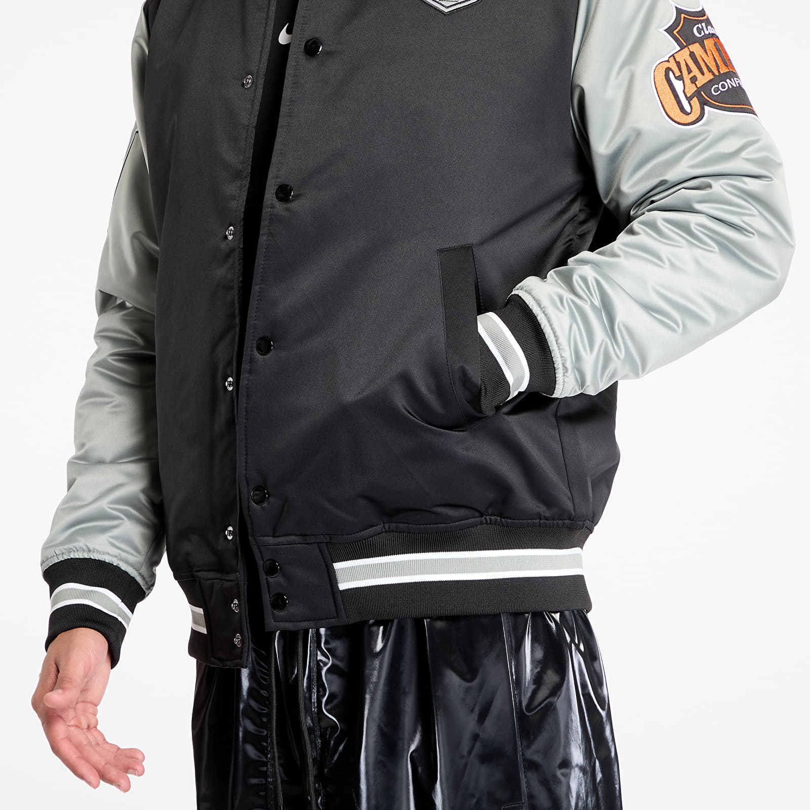 Geci bomber Mitchell & Ness NHL Primetime Heavyweight Satin Jacket Vintage Logo Kings Black