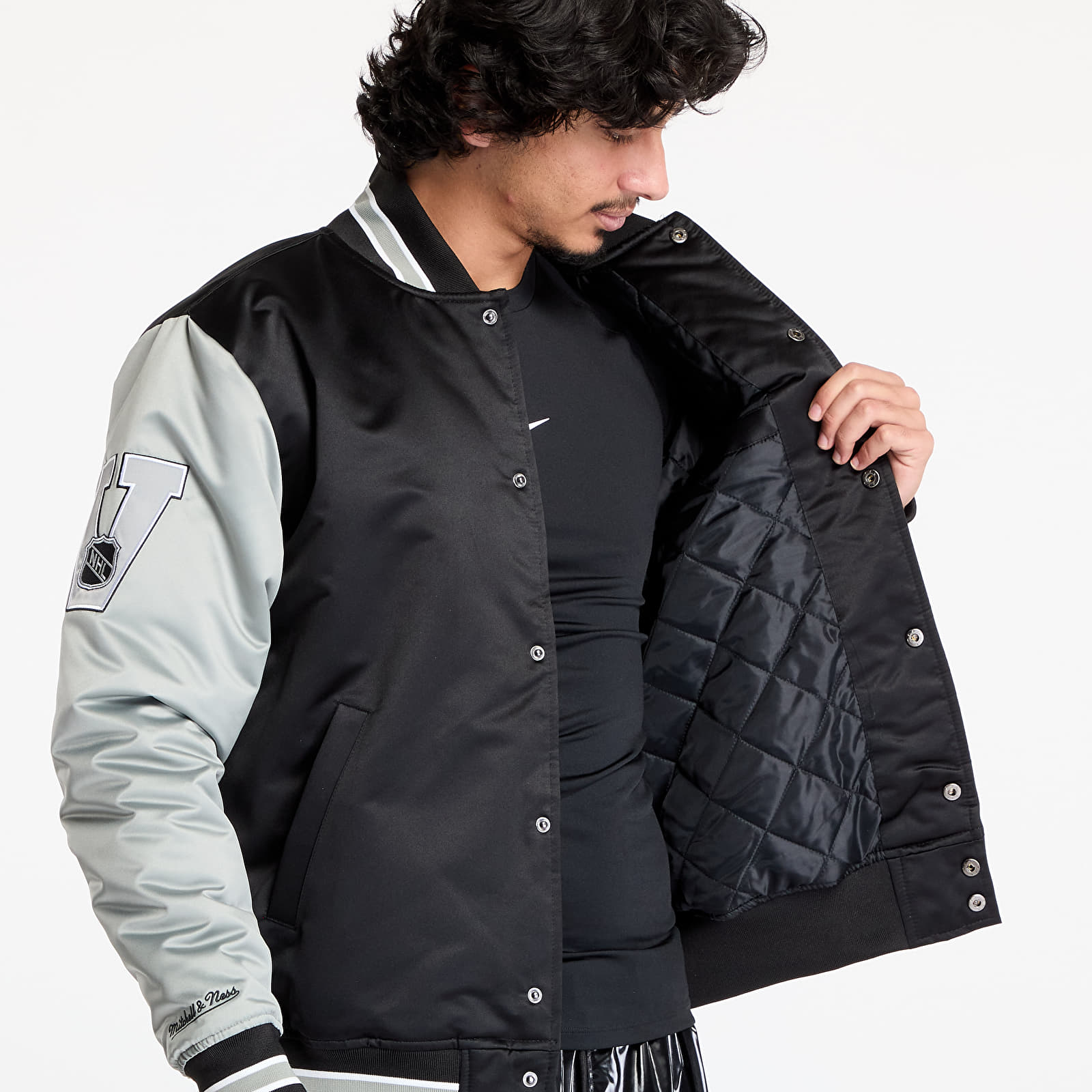 Geci bomber Mitchell & Ness NHL Primetime Heavyweight Satin Jacket Vintage Logo Kings Black