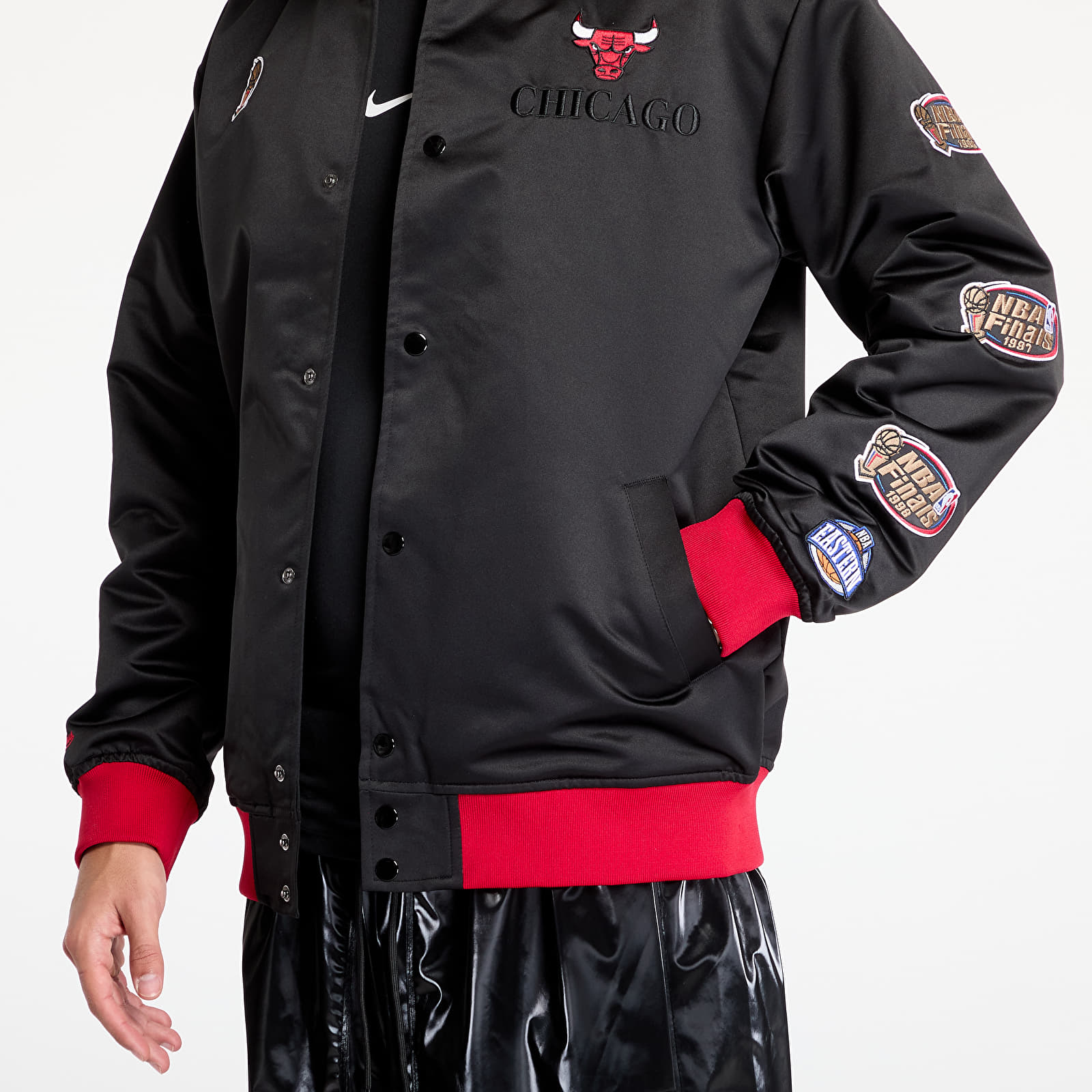 Bombery Mitchell & Ness Nba Team Og 3.0 Lightweight Satin Jacket Vintage Bulls Black