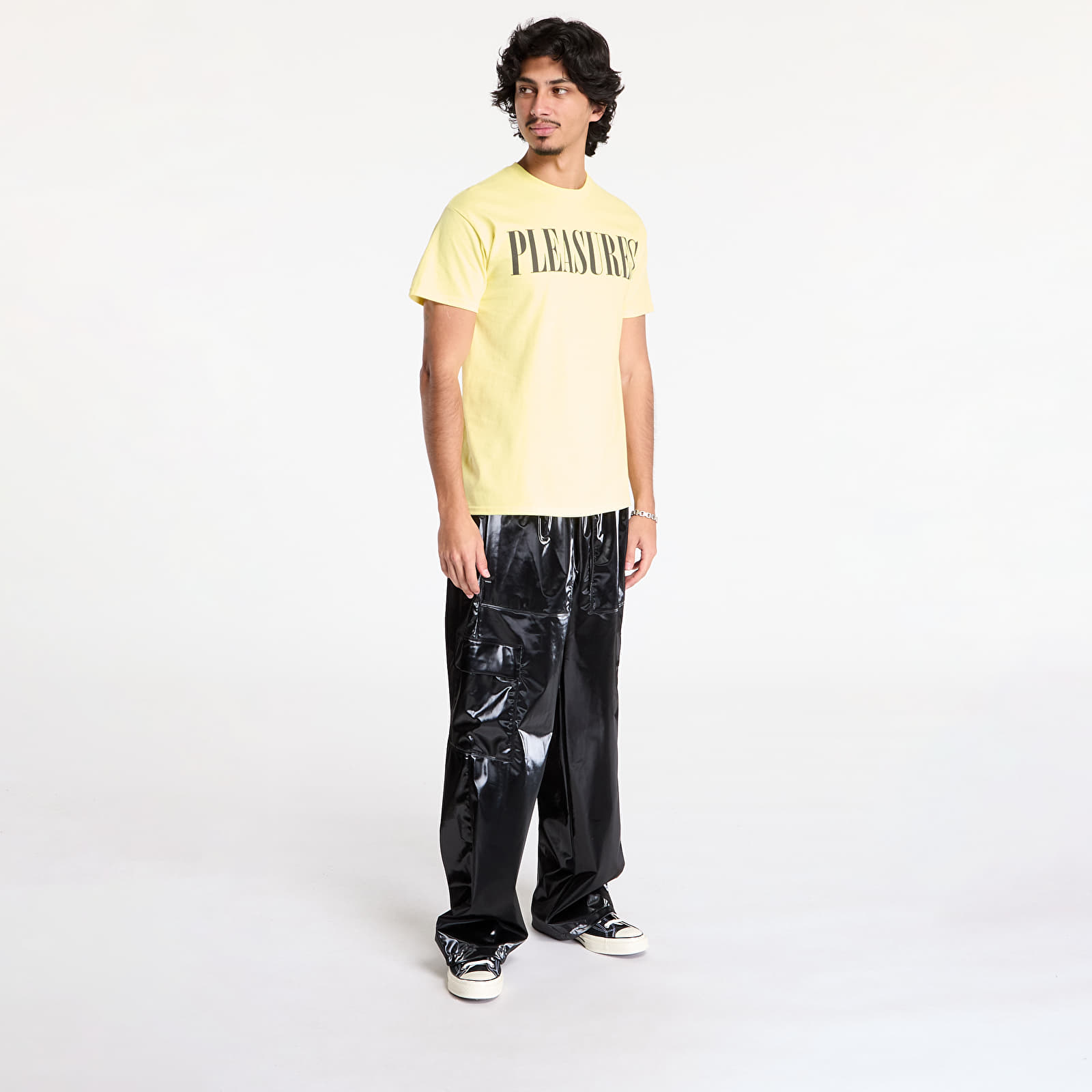 Männer T-Shirts PLEASURES Onyx 24 T-Shirt Cornsilk