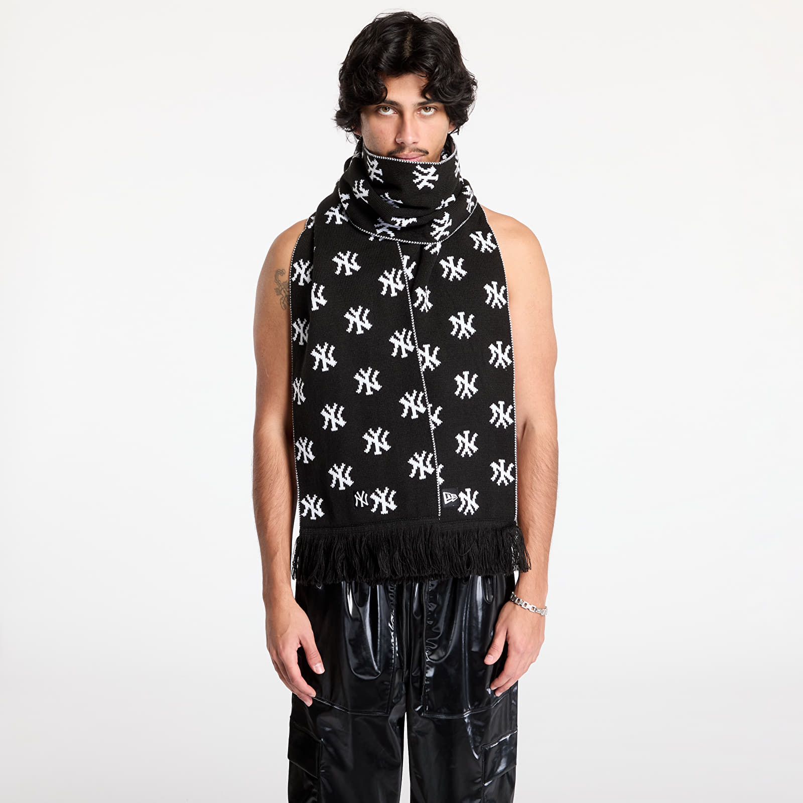 Bufanda New Era New York Yankees MLB Monogram Scarf Black/ White