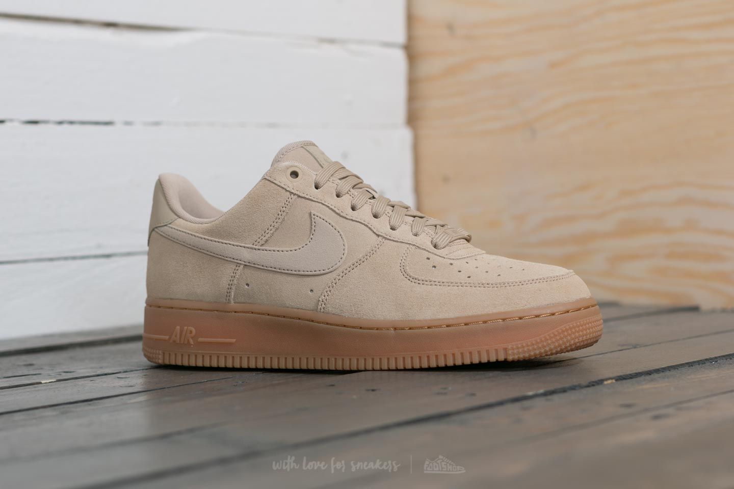 Nike air force 1 07 discount lv8 suede beige